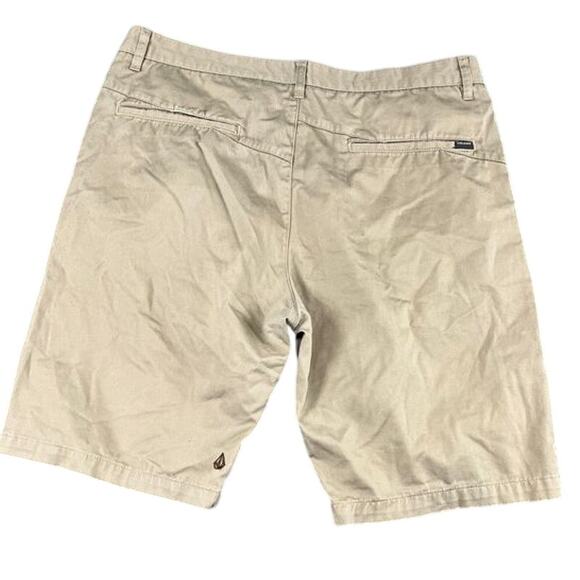 men's Brown Volcom chino shorts size 38 excellent condition - Picture 2 of 10